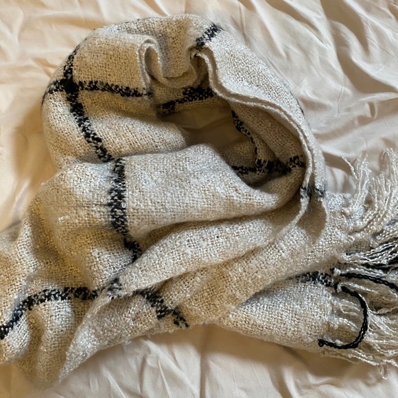 BDG SCARF - Picture 1 of 1